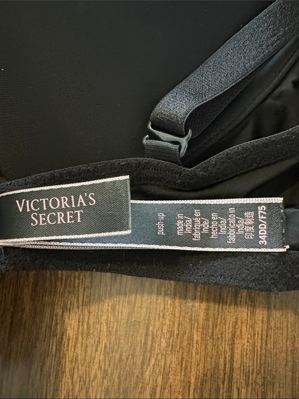 Victoria's Secret 34DD Black Push Up Smooth Molded Bra